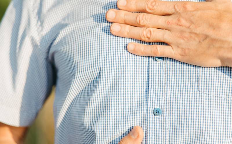 A Diagnose, Treatment & Symptoms of Stomach Cancer in Men